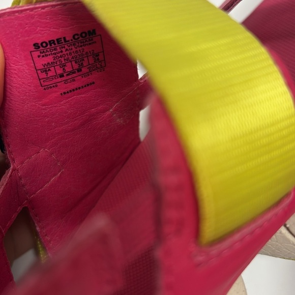 Sorel Kinetic Impact Sling Sport Sandals in size 7 pink yellow - Picture 4 of 6